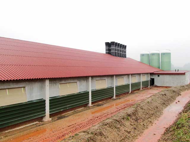 lwheute.de Neuer Hähnchenmaststall in NentershausenDens Neuer