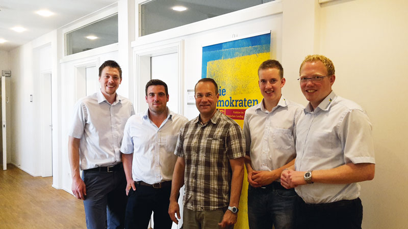 Mit Junglandwirten diskutiert