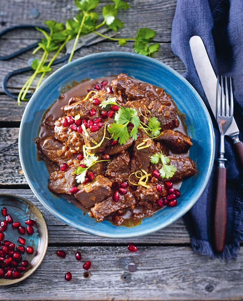 Hirsch-Ragout mit Granatapfel und Koriander