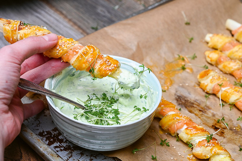 Spargel-Sticks im Lachs-Blätterteigmantel