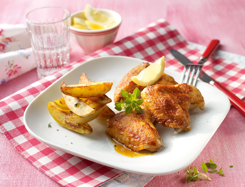 Chicken-Wings mit Kartoffelecken