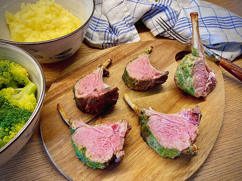 Rehkarree in Bärlauchbutter gebacken