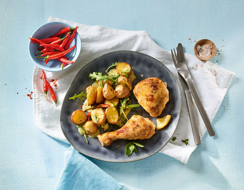 Hähnchenschenkel mit Ofen-Kartoffelsalat