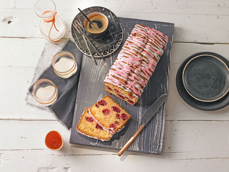Saftiger Kokos-Kirsch-Kuchen