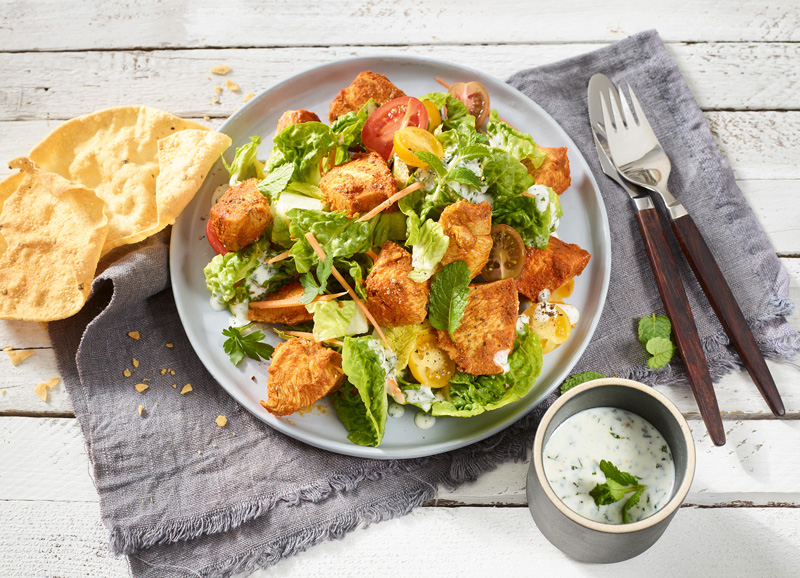 Hähnchen-Tandoori-Salat mit Joghurt-Minz-Dressing