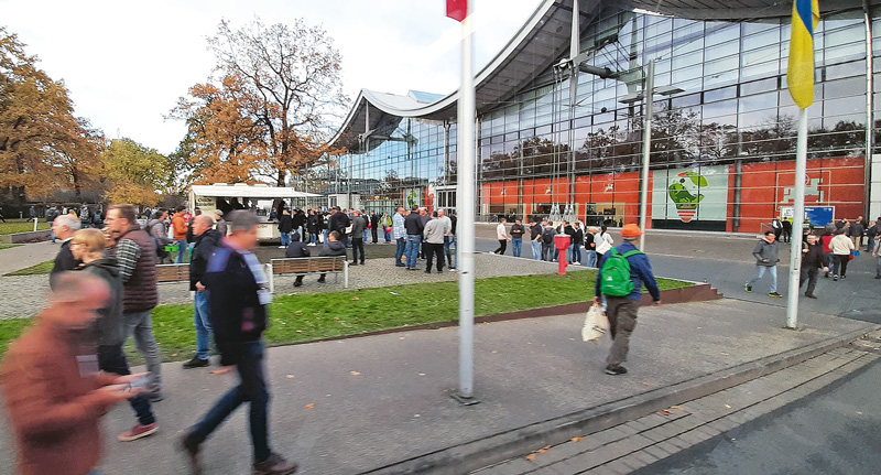 Endlich wieder volle Messehallen