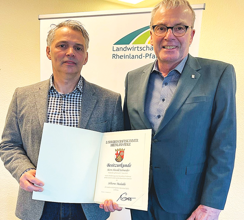 Silberne Kammermedaille für Harald Schneider