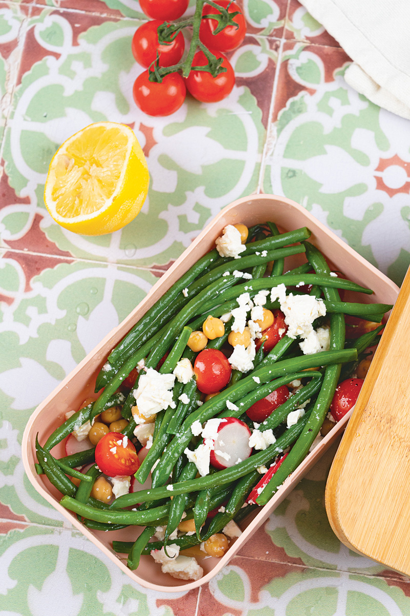 Knackiger Bohnensalat mit Cherry-Tomaten und Feta