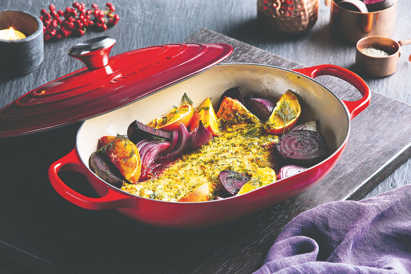 Lachsfilet mit Orange, Roter Bete und roter Zwiebel