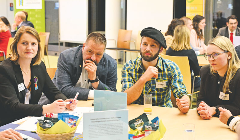 Demokratie wächst vor Ort und braucht engagierte Bürger