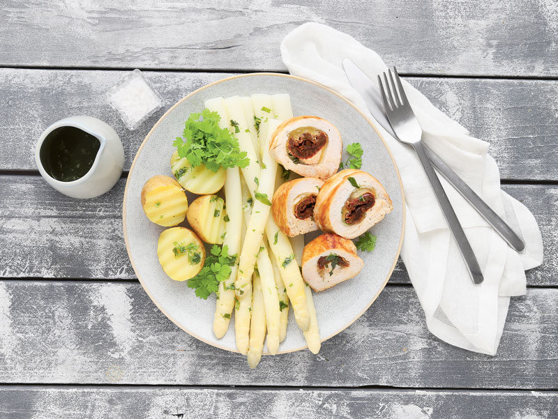 Gefülltes Hähnchenfilet mit Spargel