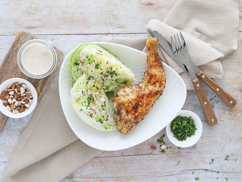 Hähnchenschenkel mit Salatwedges