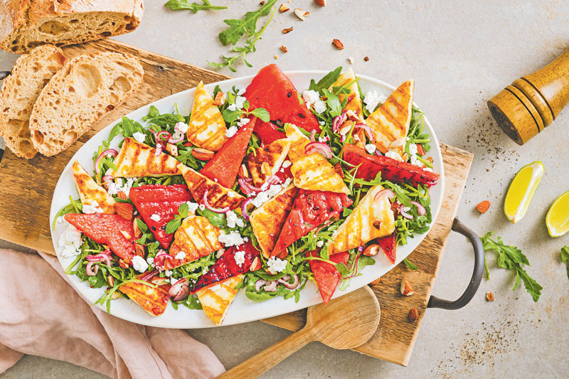 Gegrillter Wassermelonen-Halloumi-Salat