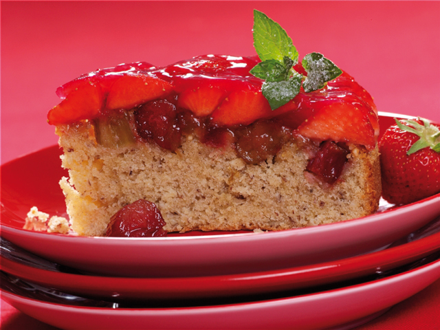 lw-heute.de – Rhabarberkuchen mit Erdbeerhaube | Rhabarberkuchen mit ...